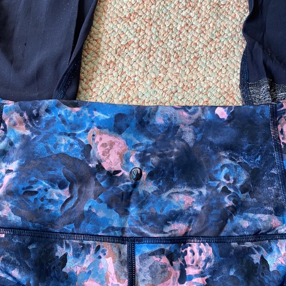 Lululemon moody floral wunder under - Picture 3 of 3